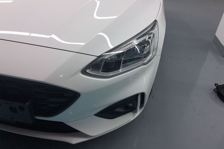 福特 福克斯 2020款 三厢 EcoBoost 180 自动锋潮型局部细节36