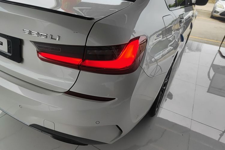 宝马3系 2022款 325Li M运动曜夜套装车身外观6006