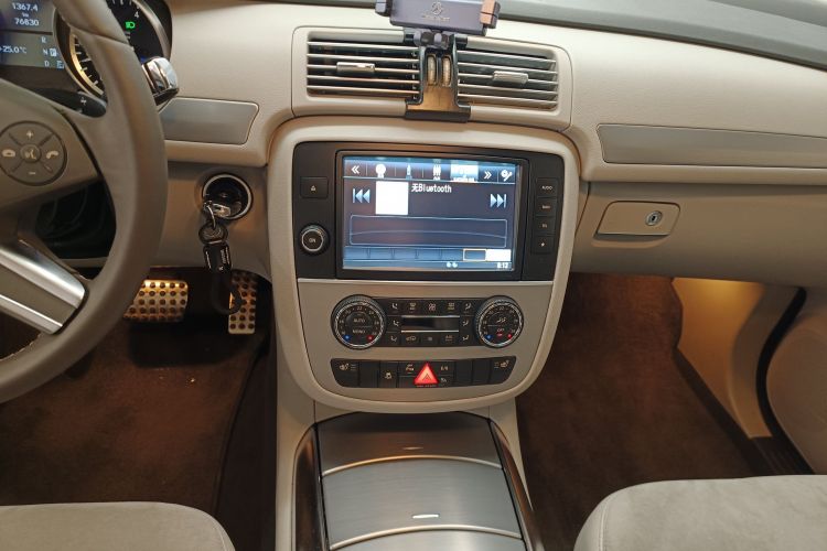 奔驰R级 2014款 R 320 4MATIC 商务型中控内饰16