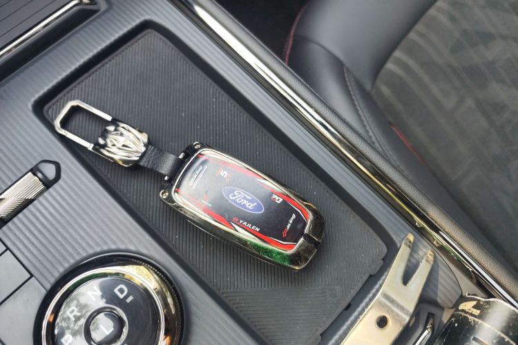 福特 蒙迪欧 2023款 EcoBoost 180 豪华型中控内饰11