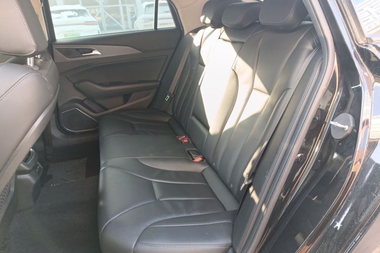 红旗H5 2022款 经典款 改款 1.5T DCT旗韵版中控内饰7004