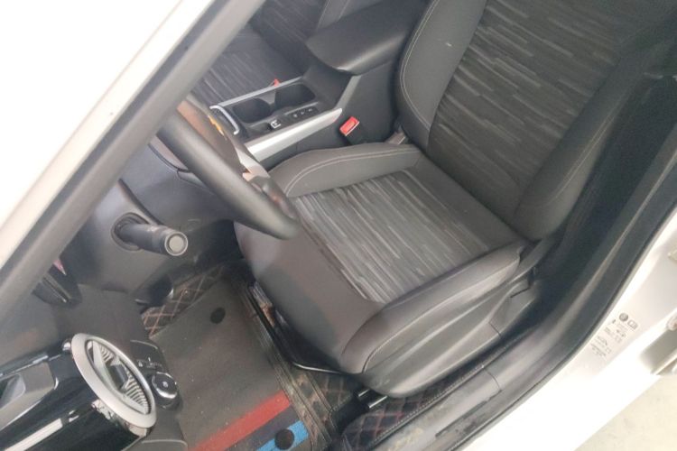 雪佛兰 科鲁泽 2023款 1.5L 双离合乐享版中控内饰19