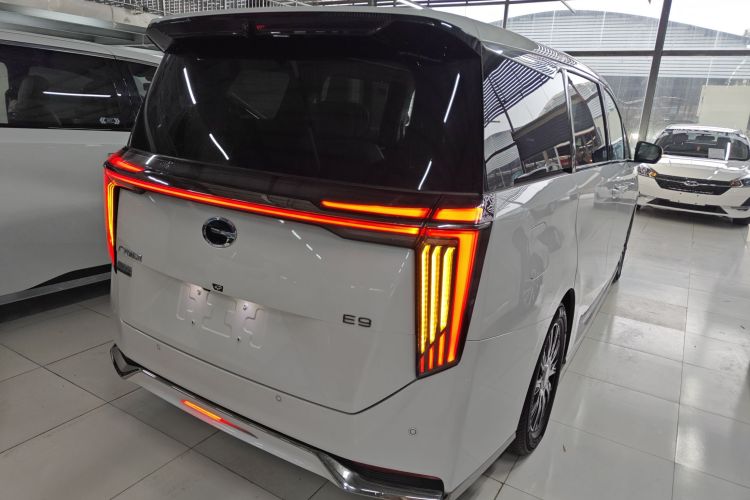 广汽传祺 传祺E9 2023款 E9 MAX车身外观7