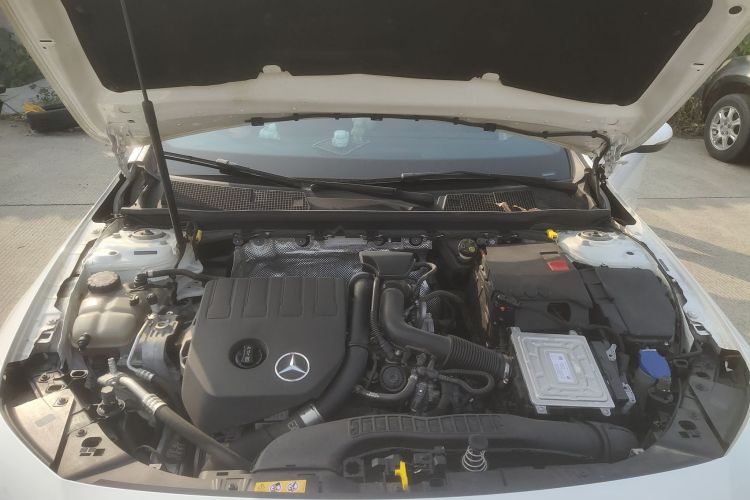 奔驰CLA 2021款 CLA 200机舱底盘24