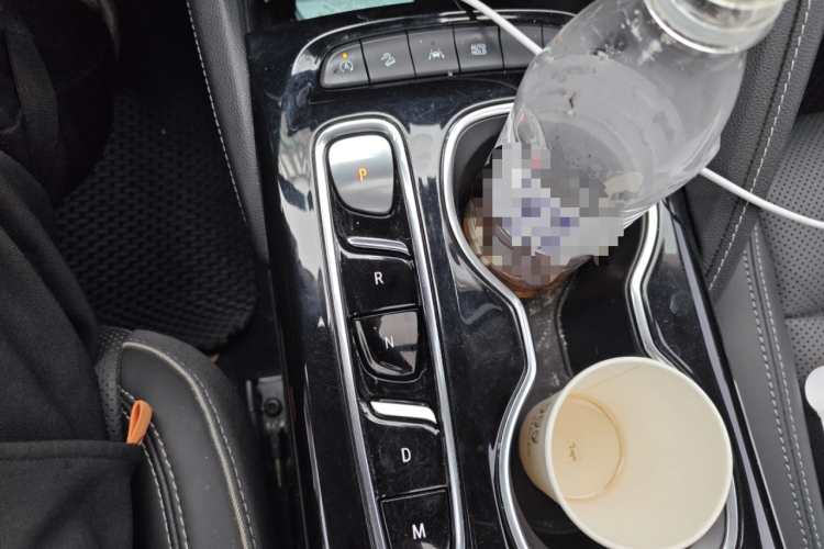 别克 2022款 昂科威Plus 652T 五座四驱豪华型中控内饰18