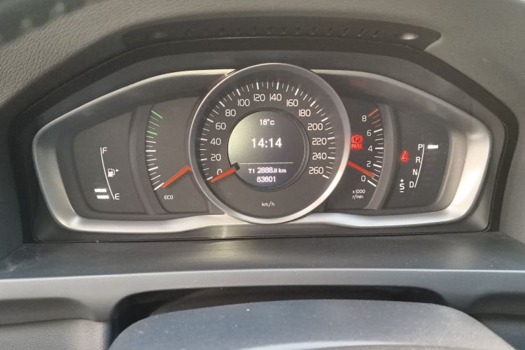 沃尔沃S60 2015款 S60L 2.0T 智远版中控内饰14