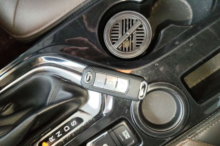 广汽传祺 传祺GS4 2017款 235T 自动两驱豪华智联版中控内饰11