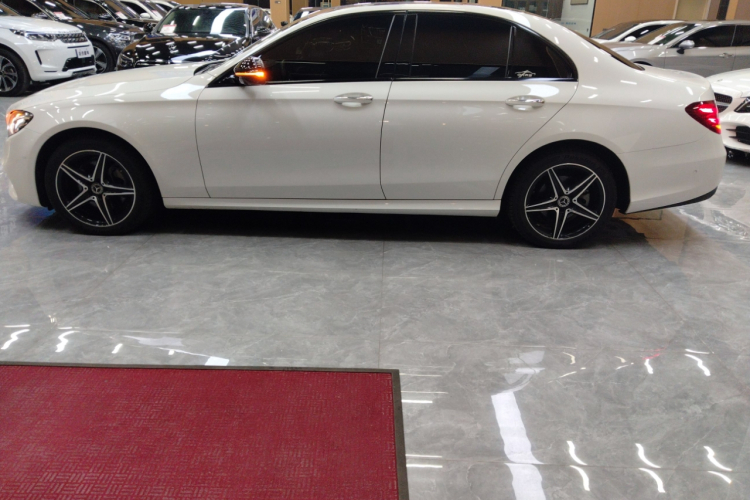 奔驰E级(进口) 2019款 E 260 运动版 4MATIC车身外观4