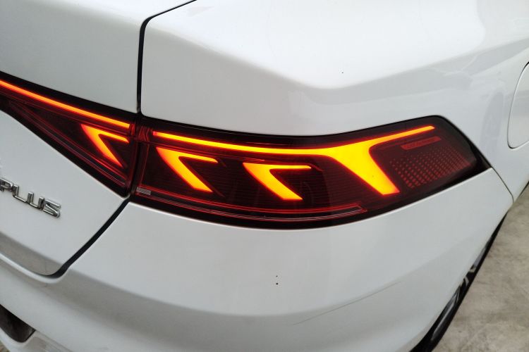 比亚迪 秦PLUS 2023款 冠军版 EV 420KM超越型车身外观9