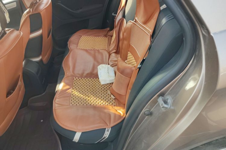 大众 宝来 2015款 质惠版 1.6L 手动时尚型中控内饰21