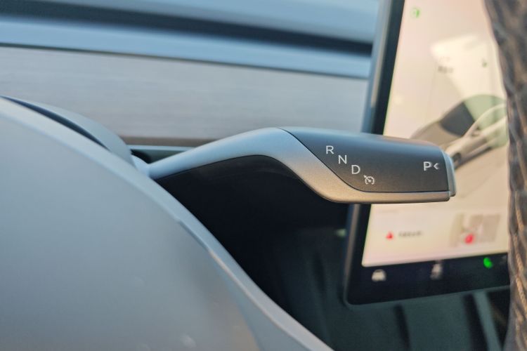 特斯拉 Model 3 2022款 后轮驱动版中控内饰18