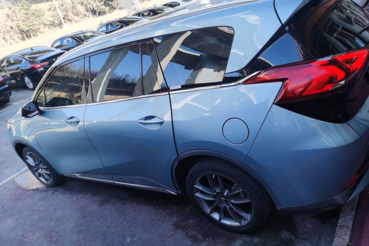 海马7X 2020款 1.5T 自动精英型车身外观4