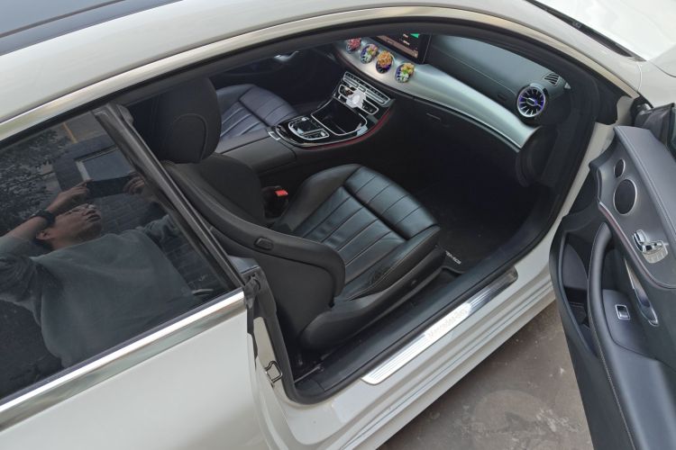 奔驰E级(进口) 2020款 E 260 轿跑车局部细节9005