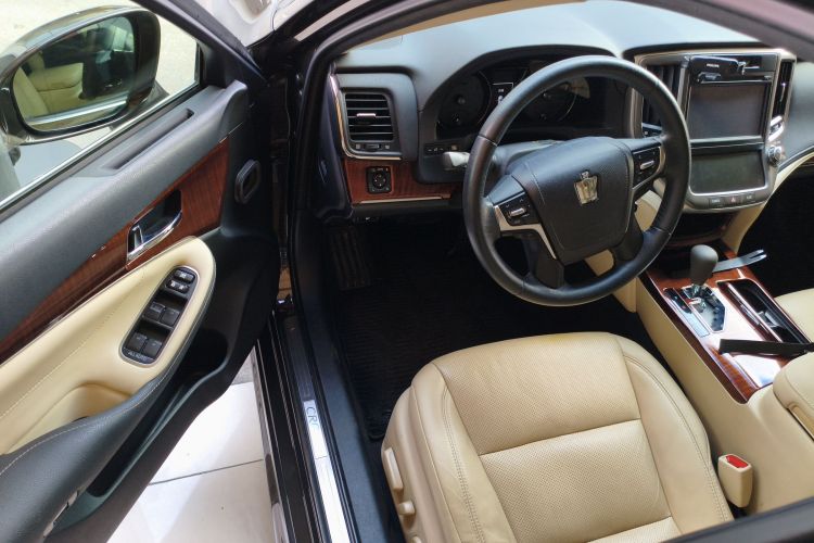 丰田 皇冠 2015款 2.0T 时尚版中控内饰7003