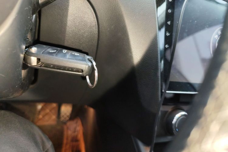 斯柯达 明锐 2017款 1.6L 自动智行版中控内饰11