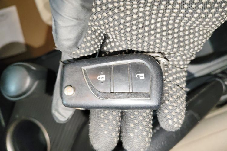 丰田 RAV4荣放 2013款 2.0L CVT四驱风尚版中控内饰11