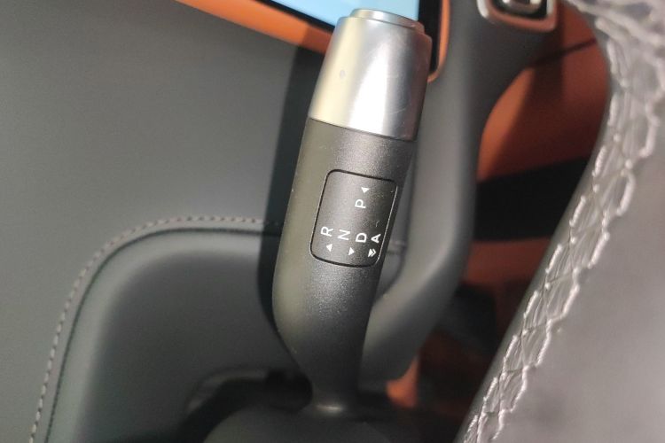 理想汽车 理想L9 2025款 Pro 智能焕新版中控内饰18