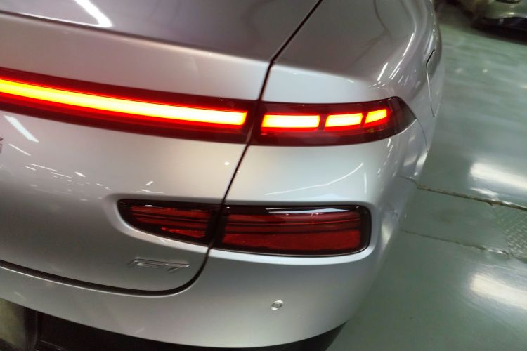 小鹏P7 2023款 P7i 702 Max车身外观6006