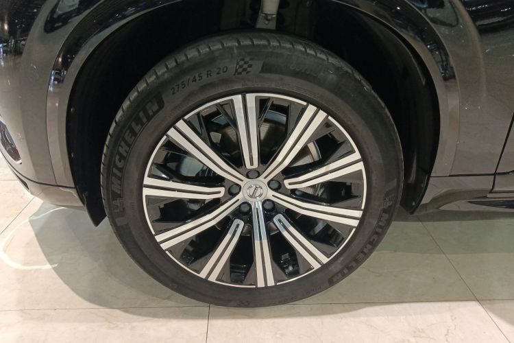 沃尔沃XC90 2022款 B6 智逸豪华版 7座车身外观35