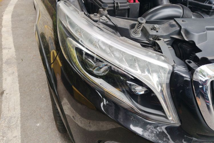 奔驰V级 2018款 V 260 L 尊贵加长版 国VI车身外观6006