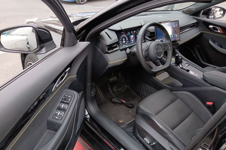 领克03 2023款 1.5TD DCT劲Pro中控内饰7003