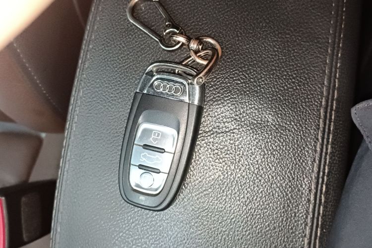 奥迪Q5 2017款 40 TFSI 舒适型中控内饰7001