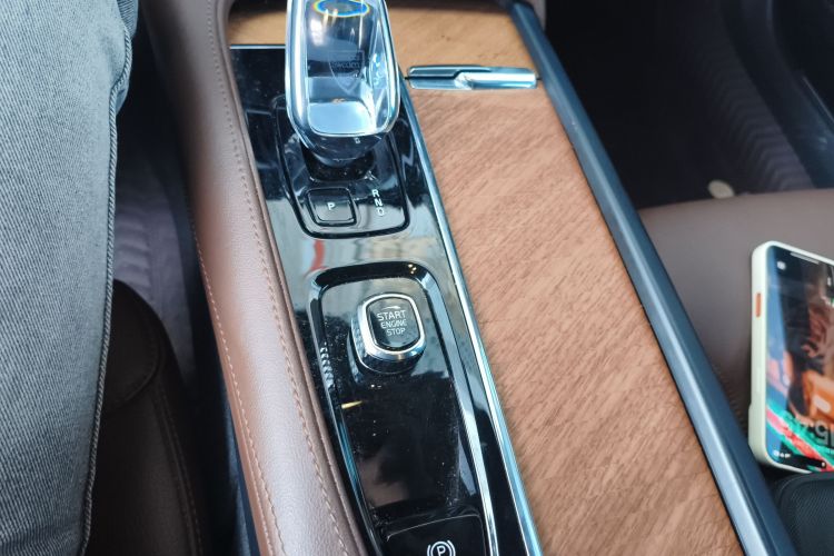 沃尔沃S90 2023款 B5 智逸豪华版中控内饰18