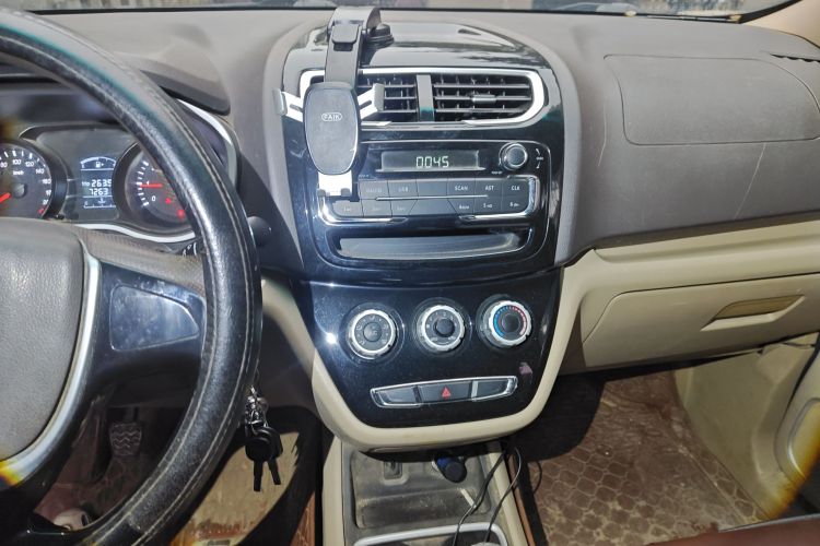 华晨金杯750 2015款 1.5L 舒适型中控内饰16