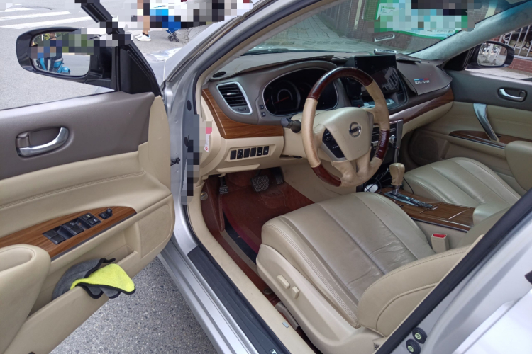 日产 天籁 2011款 2.0L XL舒适版中控内饰7003