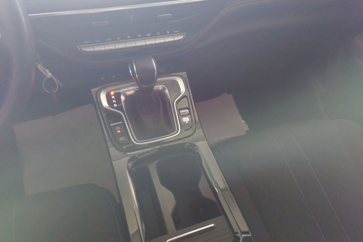 广汽传祺 传祺M6 2023款 PRO 270T DCT精英版中控内饰18