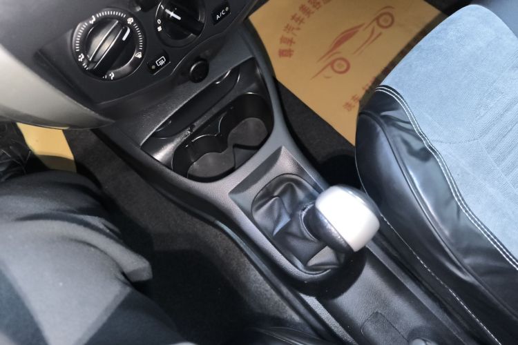 日产 骊威 2015款 1.6XE 手动舒适版局部细节18