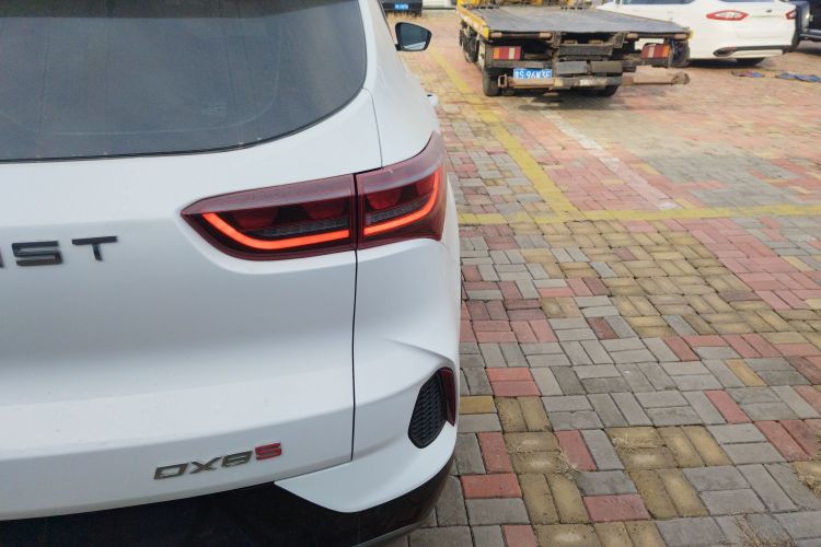 东南DX8S 2022款 1.5T DCT远航版 7座车身外观6006