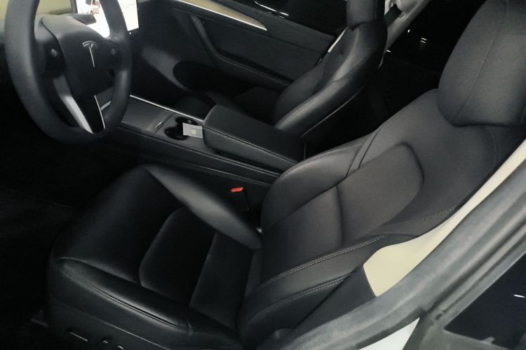 特斯拉 Model Y 2022款 改款 后轮驱动版中控内饰19