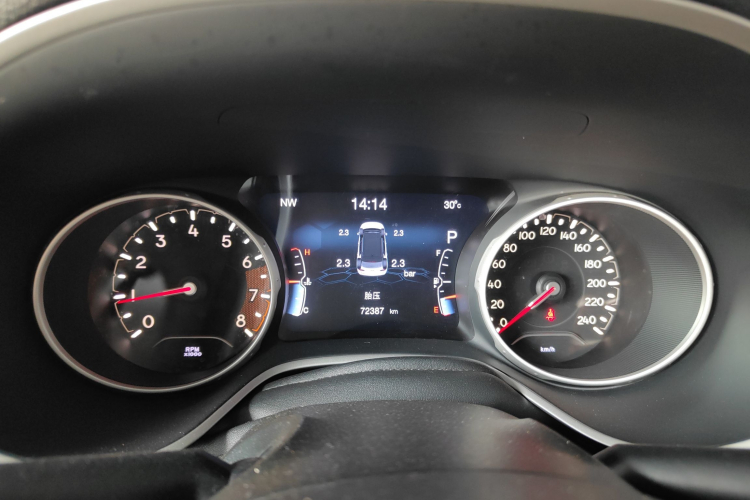 Jeep 指南者 2017款 200T 自动家享版中控内饰14