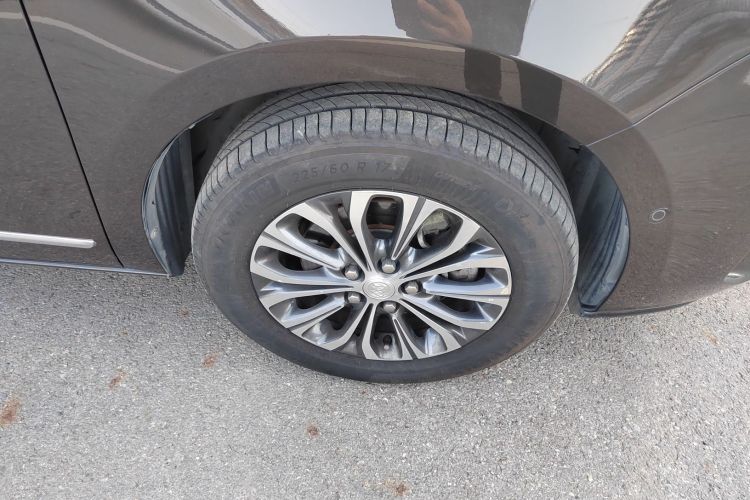 别克GL8 2021款 陆上公务舱 652T 尊贵型车身外观6007