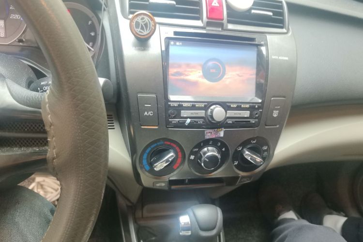 本田 锋范经典 2014款 风尚 1.5L 自动精英版中控内饰16