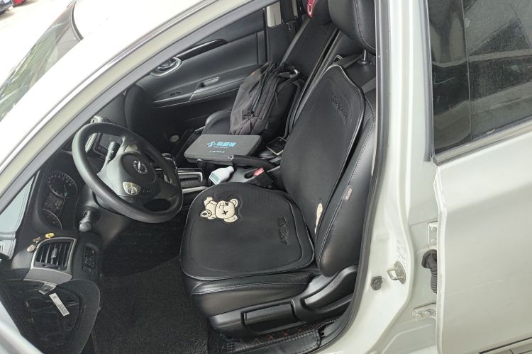 日产 轩逸 2016款 1.6XL  CVT尊享版局部细节19