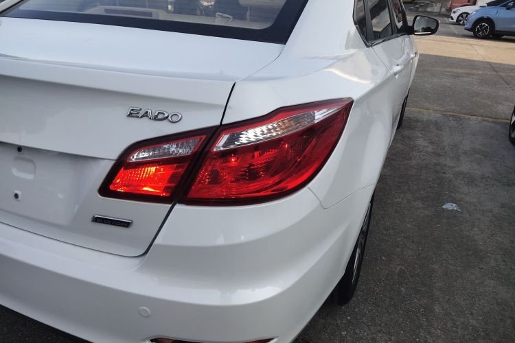 长安 逸动 2016款 1.6L 自动风尚型车身外观6006