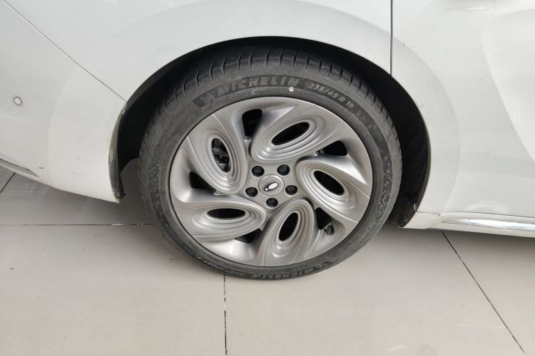 欧拉闪电猫 2022款 555km 尊贵版车身外观6008