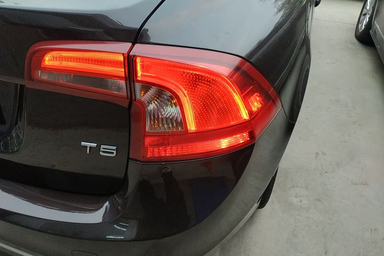 沃尔沃S60 2019款 S60L T5 智远版车身外观6001