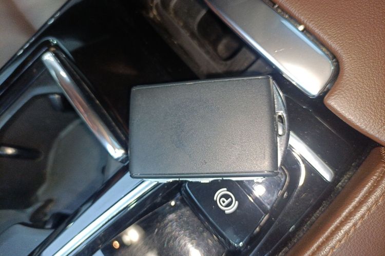 沃尔沃S90新能源 2021款 T8 E驱混动 智逸豪华版中控内饰7001