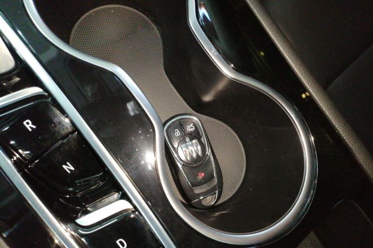 别克 君威 2024款 改款 25T 超享版中控内饰11