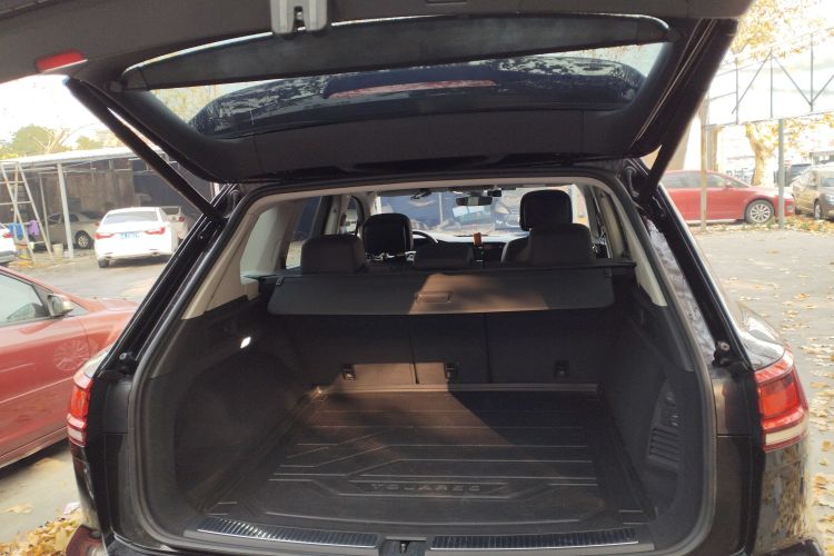 大众 途锐 2019款 2.0TSI 锐翼版 国V机舱底盘23