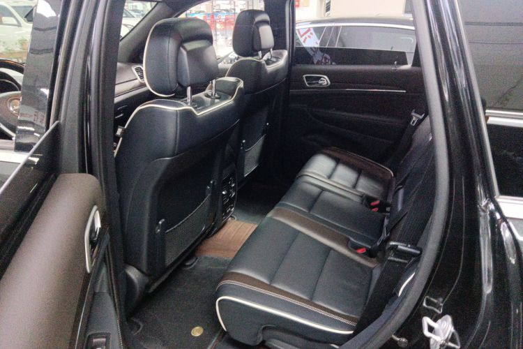 Jeep 大切诺基(进口) 2015款 3.6L 豪华导航版中控内饰21