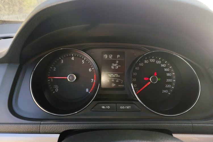 大众 朗逸 2017款 1.6L 自动舒适版中控内饰14