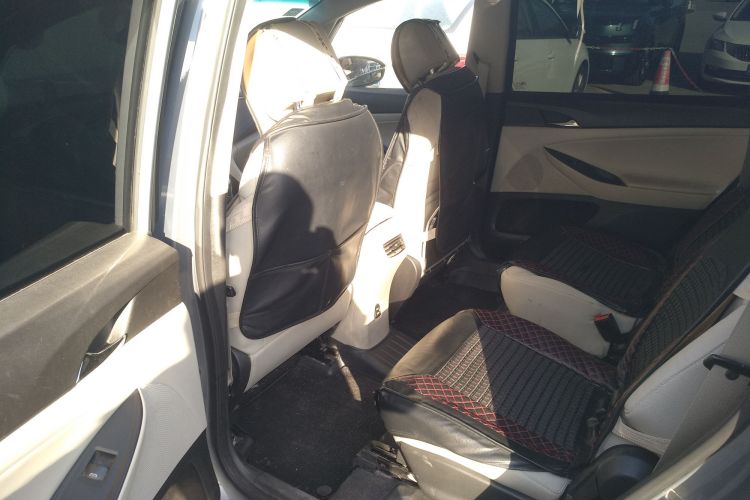 别克GL6 2019款 18T 6座精英型 国VI中控内饰21