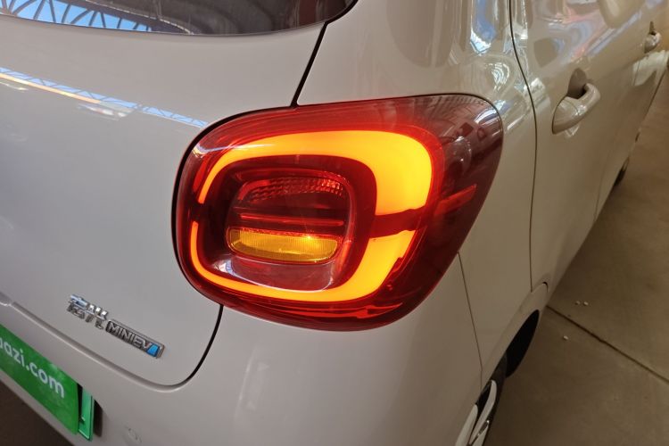 五菱汽车 宏光MINIEV 2025款 四门版 进阶款车身外观9