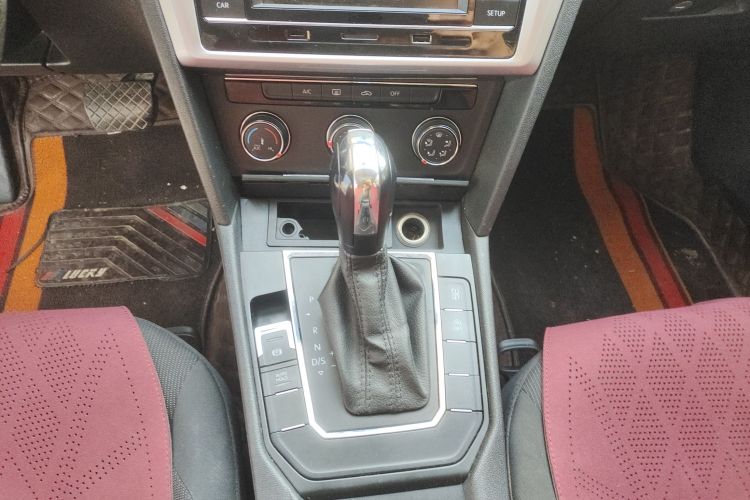 大众 凌渡 2018款 230TSI DSG风尚版中控内饰18