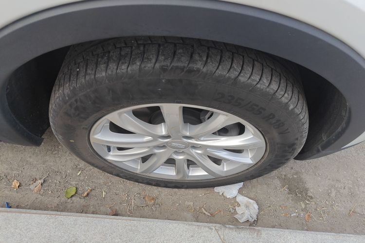 凯迪拉克XT4 2021款 28T 两驱技术型车身外观10