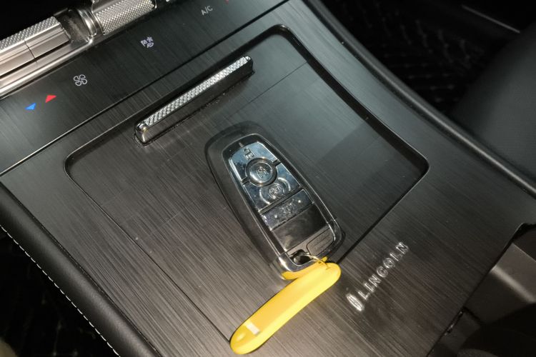林肯 冒险家 2024款 1.5T 两驱尊雅混动版中控内饰11
